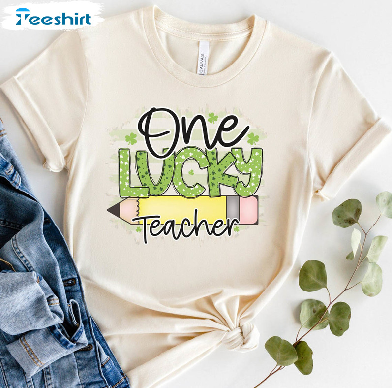 Vintage One Lucky Teacher Shirt, Shamrock Trendy Sweater Short Sleeve