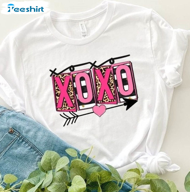 Xoxo Valentines Day Shirt, Love Vintage Crewneck Short Sleeve