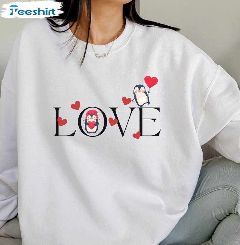 Penguin Lover Shirt, Valentines Vintage Short Sleeve Sweatshirt