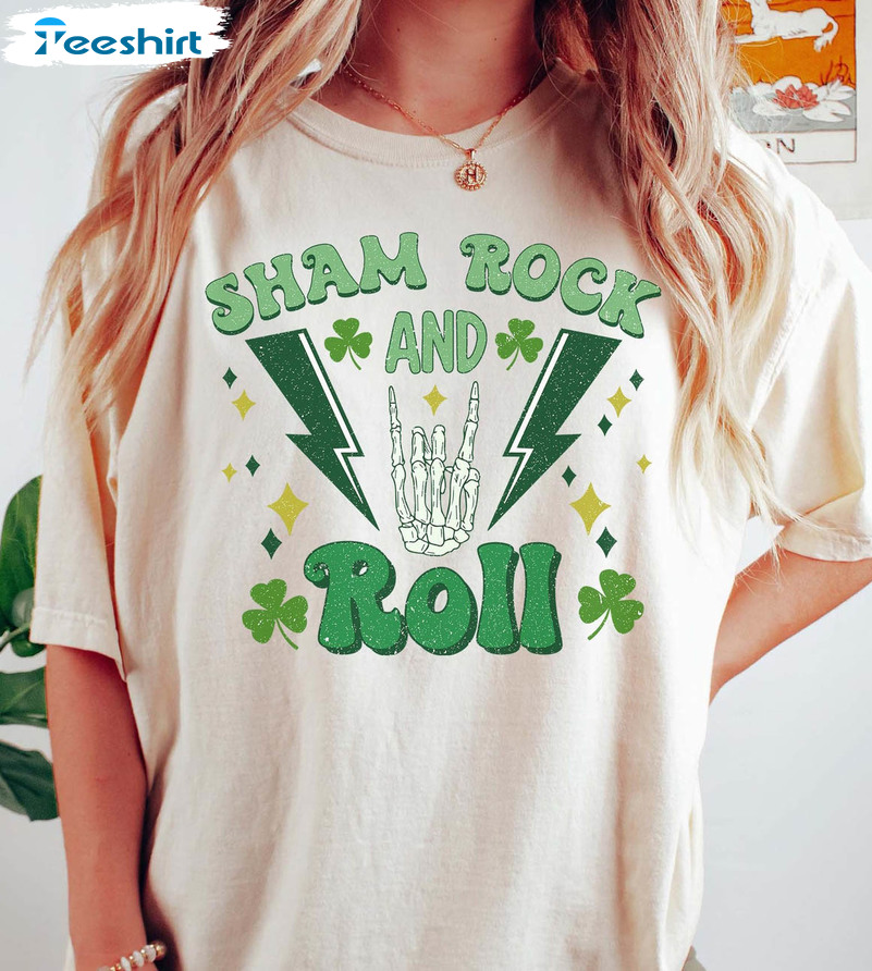 Shamrock And Roll Vintage Shirt, Skeleton Hand St Patrick's Day Unisex T-shirt Long Sleeve