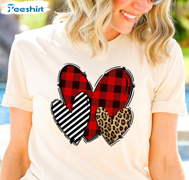 Buffalo Plaid Heart Shirt, Cute Valentines Day Long Sleeve Unisex Hoodie