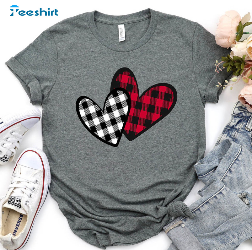 Buffalo Plaid Hearts Vintage Shirt, Valentines Day Short Sleeve Unisex T-shirt