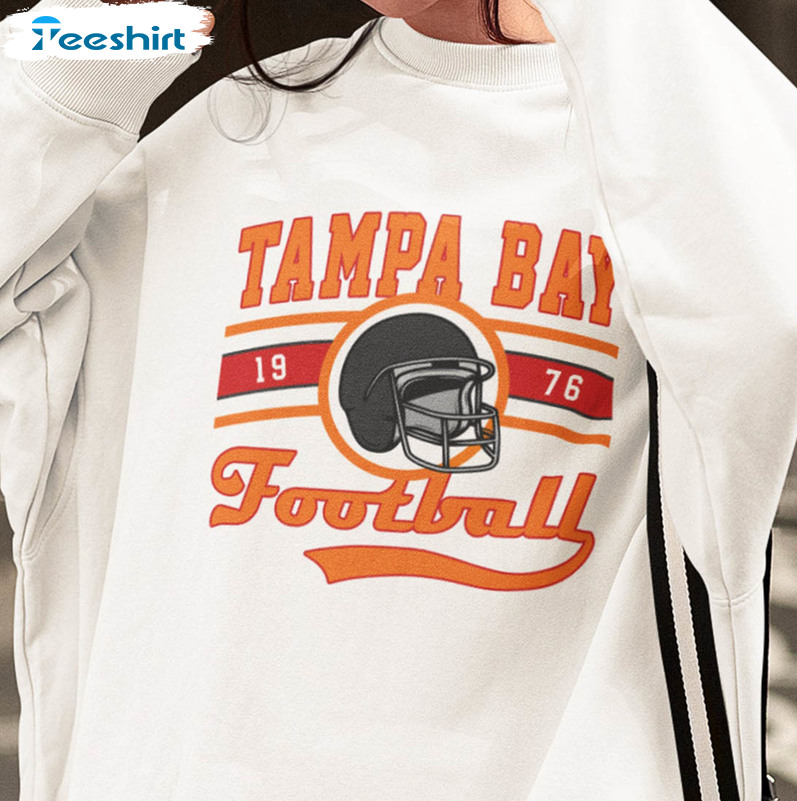 Tampa Bay Buccaneers Sweatshirt, Tampa Bay Buccaneers Shirt, Tampa Bay  Football Sweatshirt, Vintage Style Tampa Bay Football Shirt - Cherrycatshop