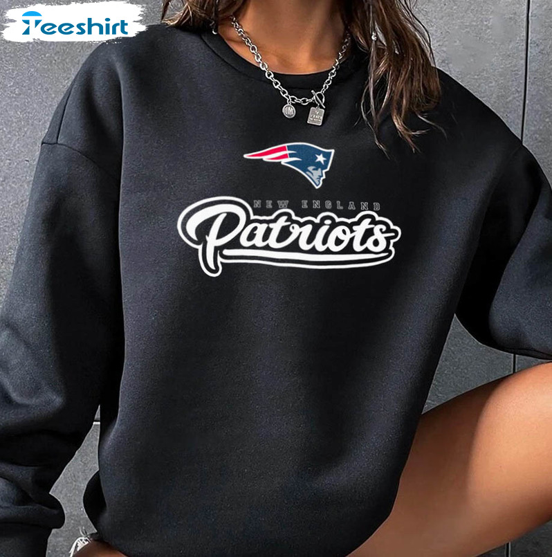 New England Patriots Shirt, Retro Football Unisex T-shirt Long Sleeve