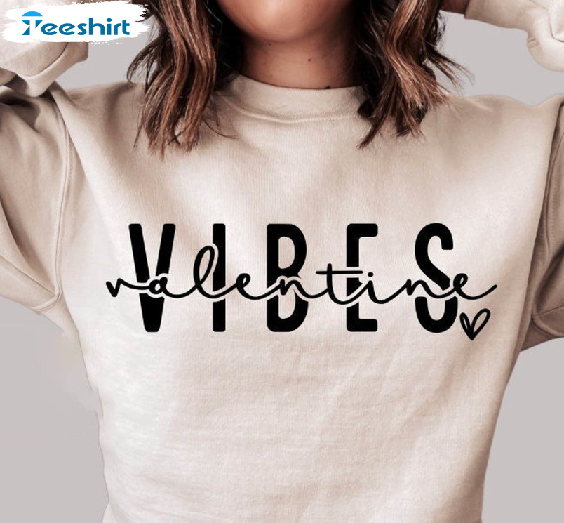 Valentine Vibes Vintage Shirt, Love Heart Unisex T-shirt Long Sleeve