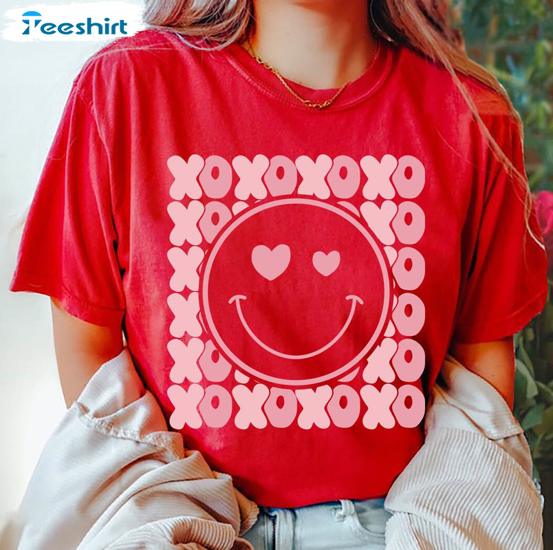 Valentines Smiley Face Shirt, Xoxo Valentines Unisex Hoodie Long Sleeve