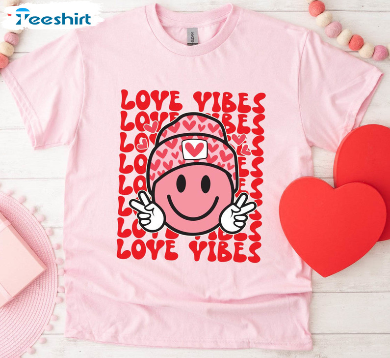 Love Vibes Smiley Face Shirt, Valentines Vintage Unisex T-shirt Long Sleeve