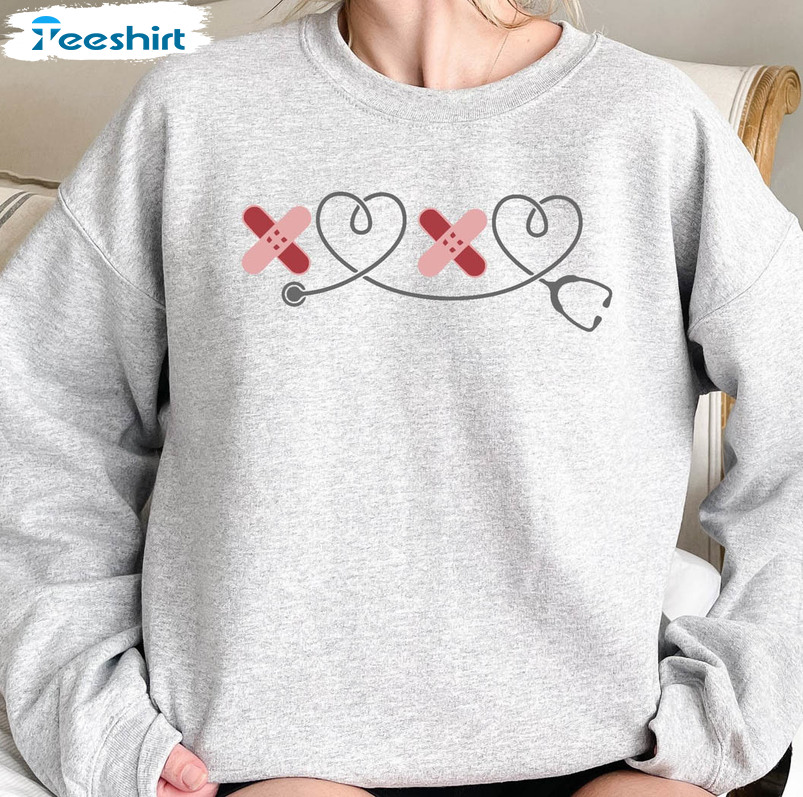 Xoxo Nurse Sweatshirt , Valentines Day Unisex Hoodie Short Sleeve