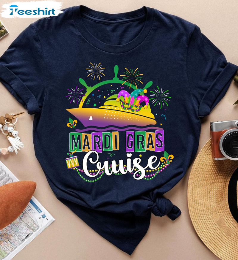 Mardi Gras Cruise Vintage Shirt , Family Cruise Squad 2023 Long Sleeve Unisex Hoodie