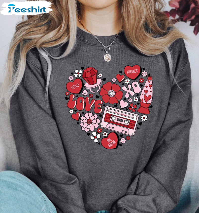 Xoxo Valentines Day Vintage Shirt, Valentines Day Unisex Hoodie Long Sleeve