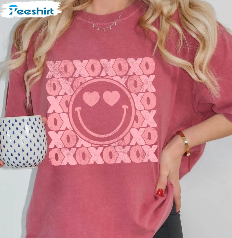 Xoxo Valentines Day Vintage Shirt, Valentine Heart Short Sleeve Crewneck