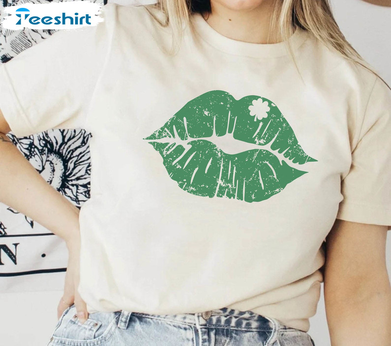 Vintage Shamrock Lips Shirt, St Patrick's Day Crewneck Short Sleeve