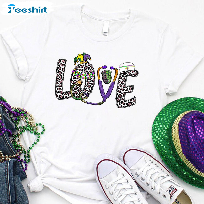 Mardi Gras Love Trendy Shirt, Fat Tuesday Short Sleeve Unisex Hoodie