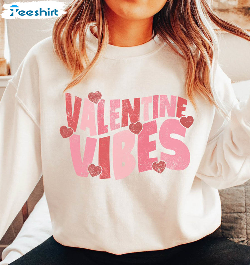 Valentine Vibes Retro Shirt, Cute Valentine Unisex Hoodie Crewneck