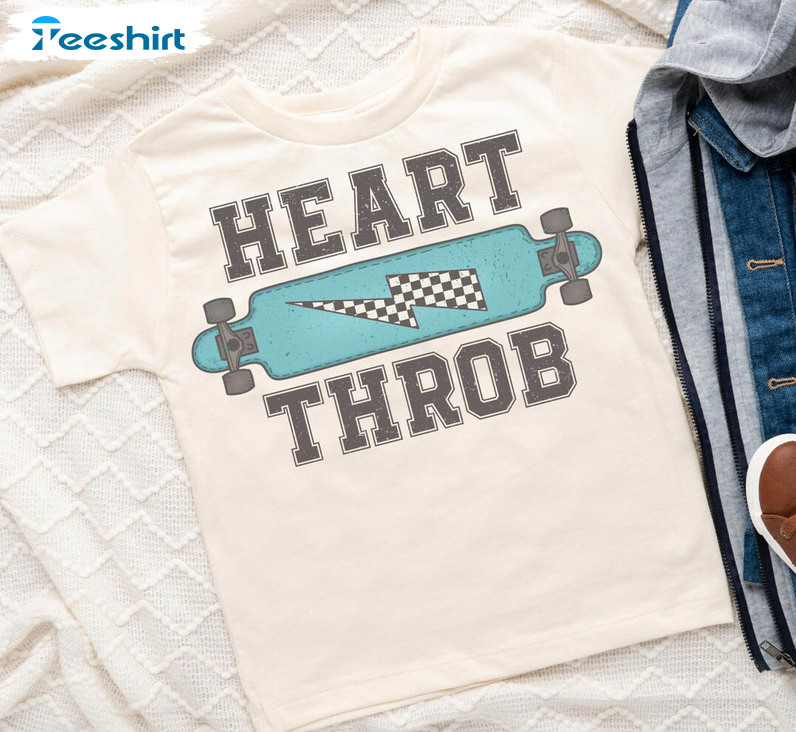 Heart Throb Trendy Shirt, Vintage Valentines Short Sleeve Unisex Hoodie