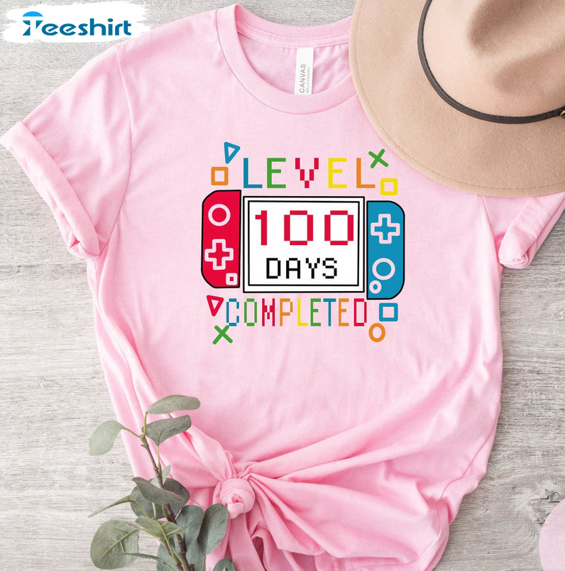 Level 100 Days Completed Trendy Shirt, Vintage Sweatshirt Unisex T-shirt