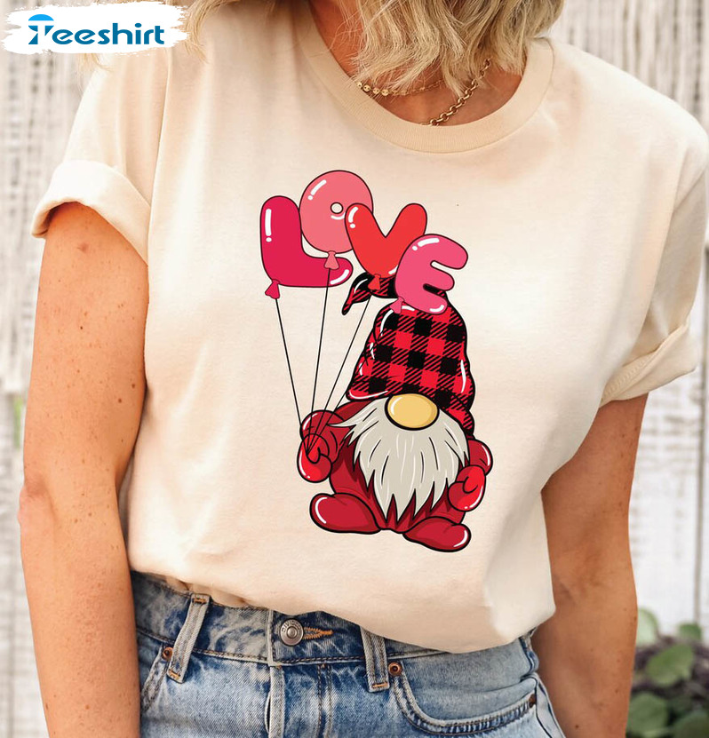 Love Gnome Trendy Shirt, Valentines Gnomes Short Sleeve Unisex T-shirt