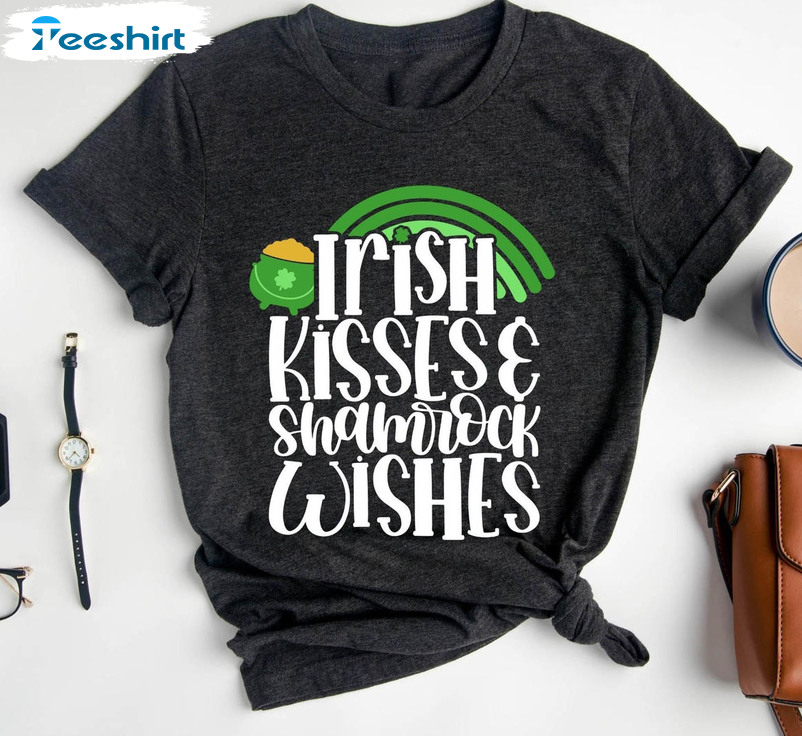 Irish Kisses Shamrock Wishes Trendy Shirt, Lucky Family Matching Unisex Hoodie Crewneck