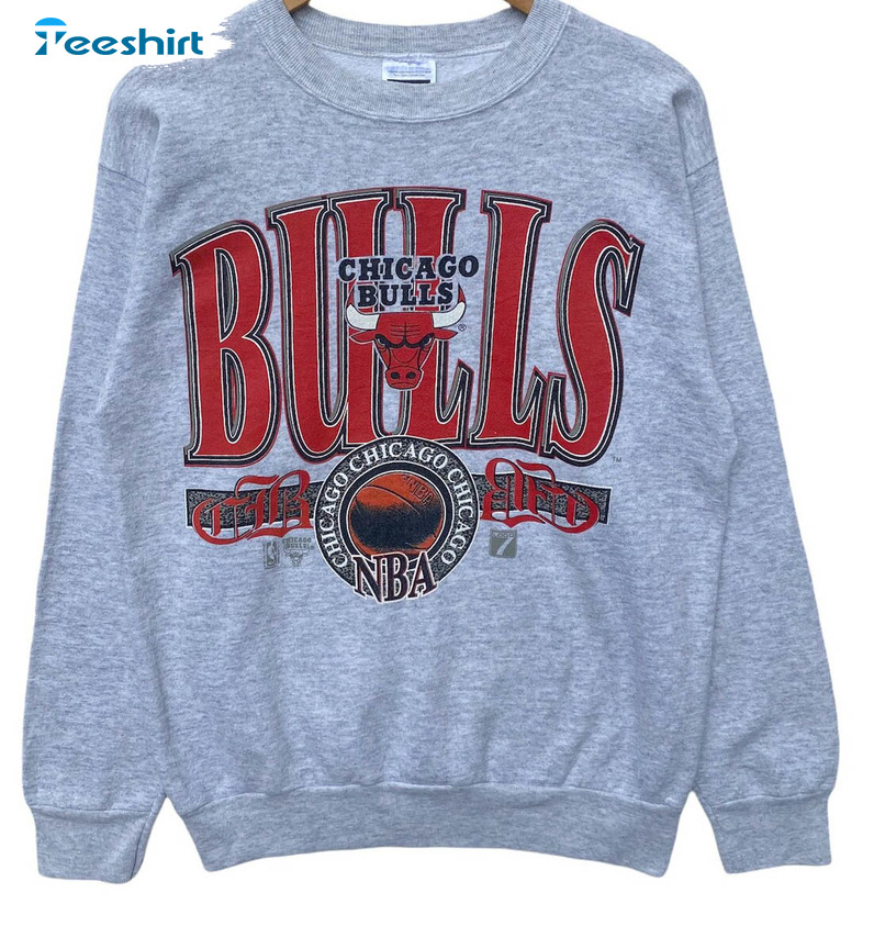 Chicago Bulls Sweatshirt , Pullover Vintage Unisex Hoodie Crewneck