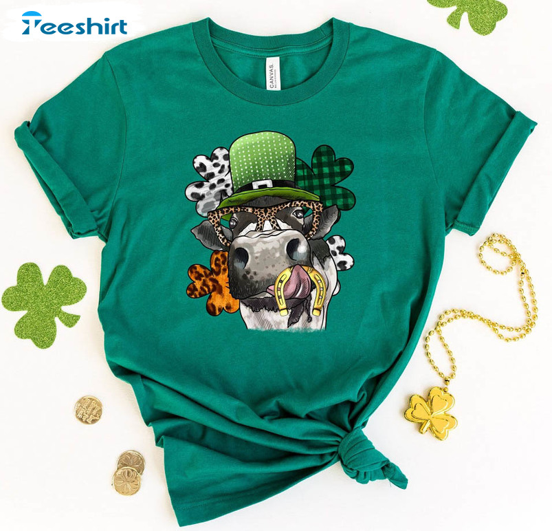 St Patricks Day Cow Funny Shirt, Shamrock Lucky Lips Crewneck Short Sleeve