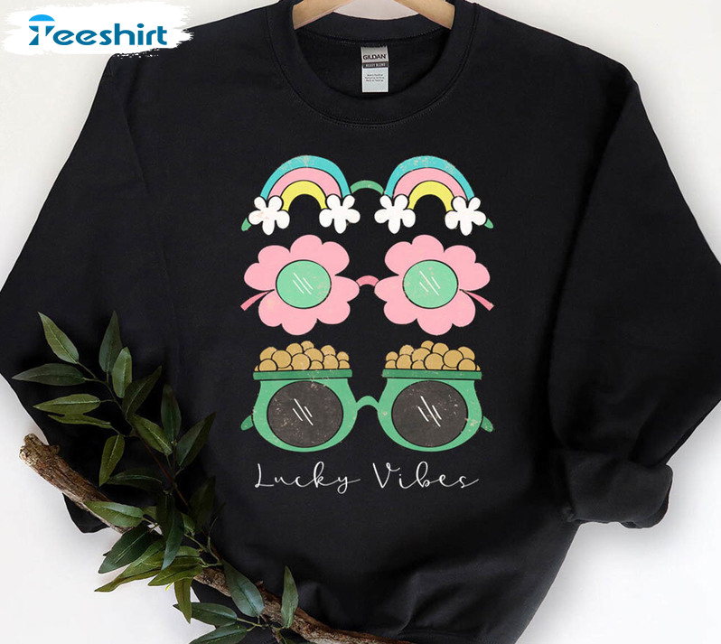 Lucky Vibes St Patricks Day Cute Shirt, Cute Irish Tee Tops Unisex T-shirt