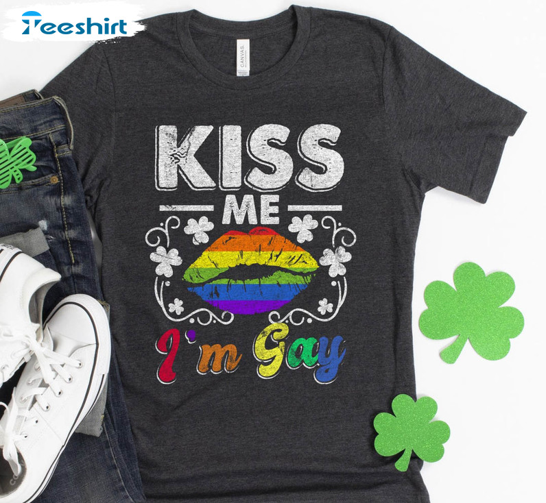 Funny Lgbtq St Patricks Day Shirt, Kiss Me I'm Gay Rainbow Unisex T-shirt Short Sleeve