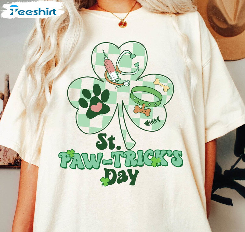 St Patricks Day Vet Technician Nurse Shirt, Shamrock Unisex Hoodie Short Sleeve