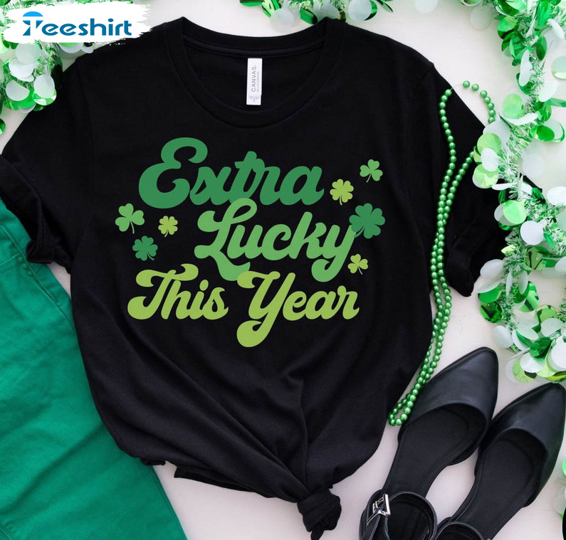 St Patricks Day Pregnancy Announcement Shirt, Extra Lucky This Year Unisex Hoodie Short Sleeve
