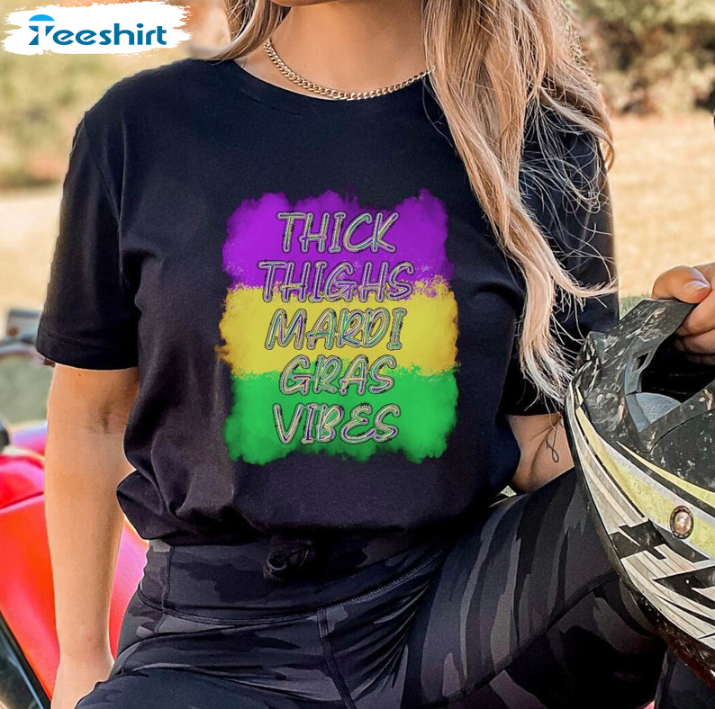 Thick Thighs And Mardi Gras Vibes Shirt, Vintage Mardi Gras 2023 Short Sleeve Crewneck