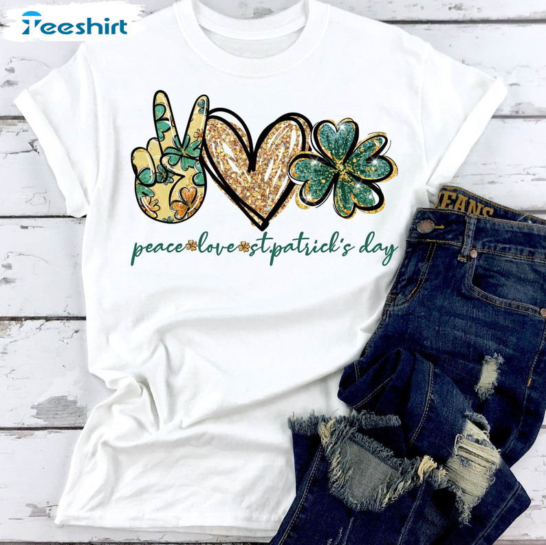 Peace Love St Patricks Day Cute Shirt, Green And Gold Glitter Shamrocks Short Sleeve Unisex T-shirt