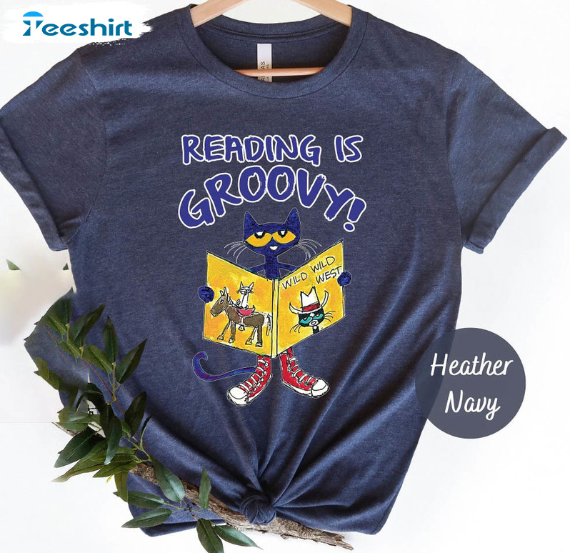 Reading Is Groovy Librarian Funny Shirt, Trendy Back To School Short Sleeve Unisex T-shirt