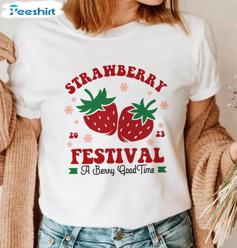 Strawberry Festival Shirt, Vintage A Berry Good Time Unisex Hoodie Long Sleeve