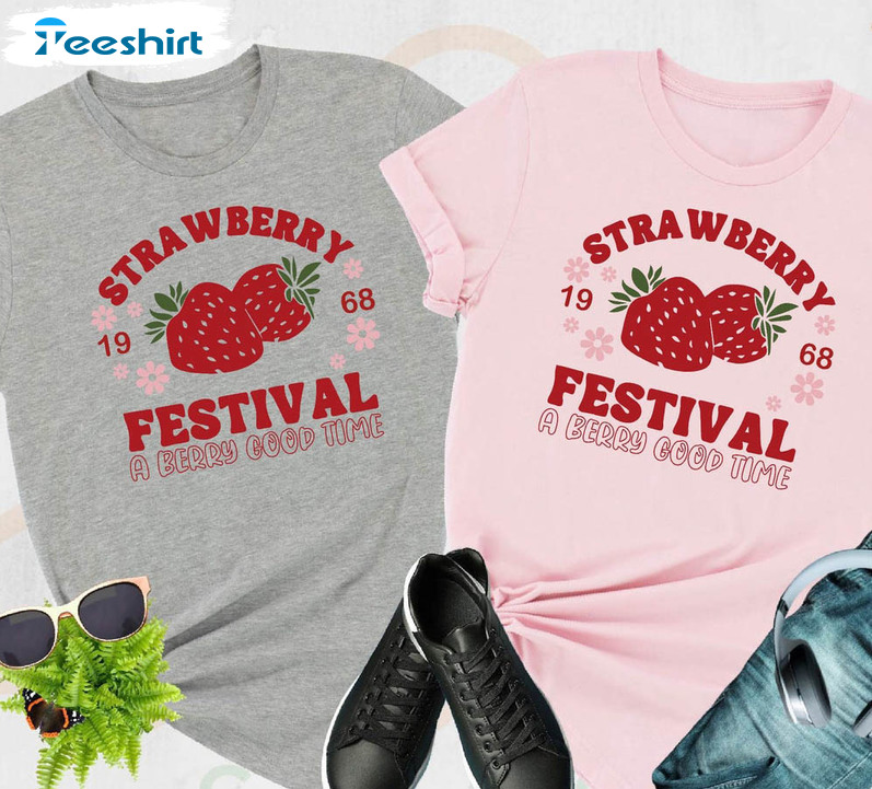 Strawberry Festival Funny Shirt, Retro Long Sleeve Unisex Hoodie