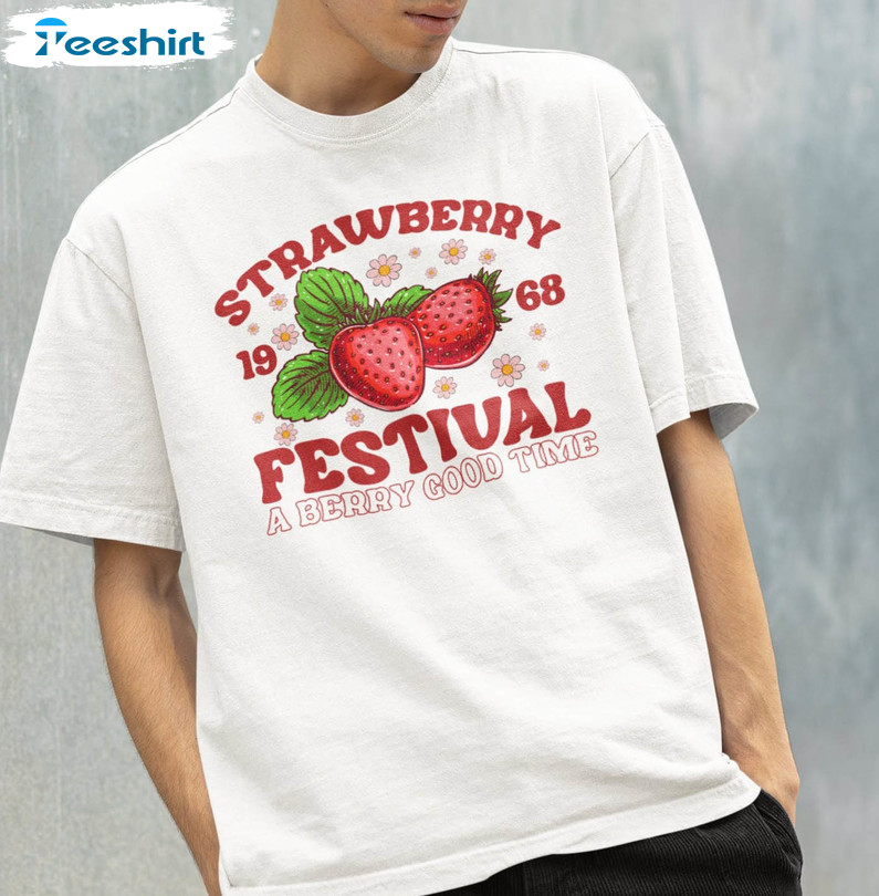 Strawberry Festival Trendy Shirt, Vintage Crewneck Tee Tops