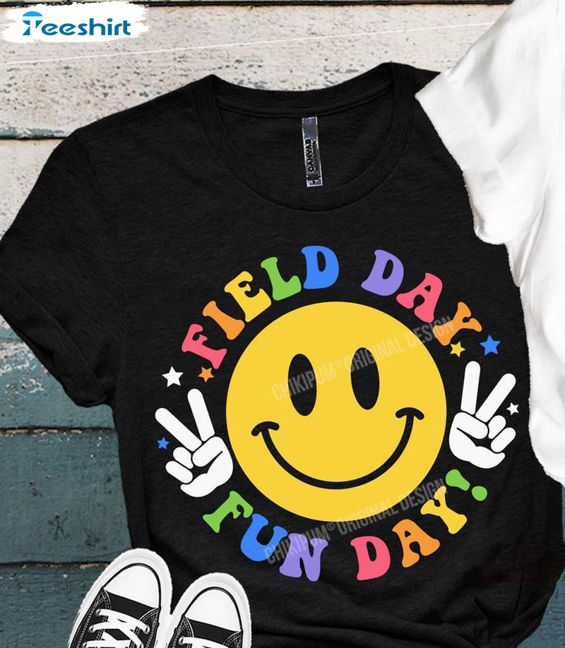 Field Day Fun Day Cute Shirt, Retro Field Day Smiley Face Short Sleeve Unisex T-shirt