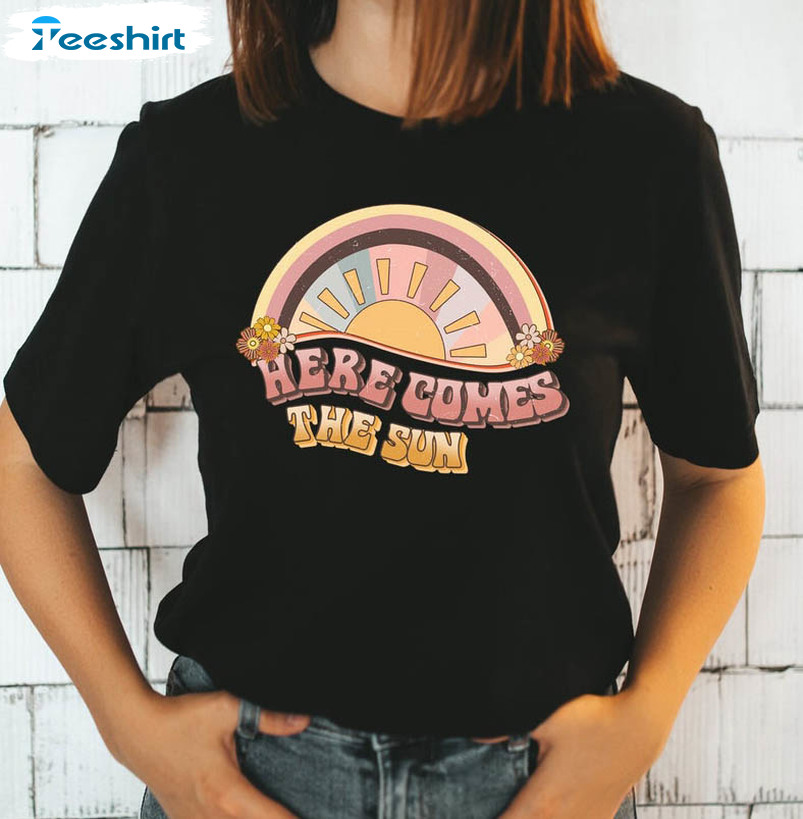 Here Comes The Sun Cute Shirt, Trendy Rainbow Sunset Vacation Short Sleeve Tee Tops