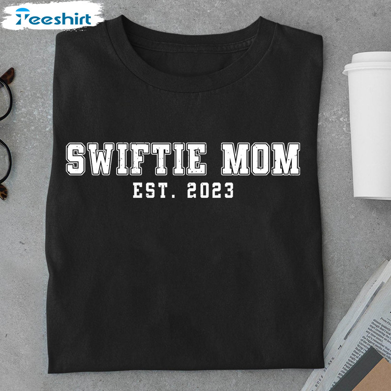 Swiftie Mom Shirt, Swiftie Mama Unisex Hoodie Long Sleeve