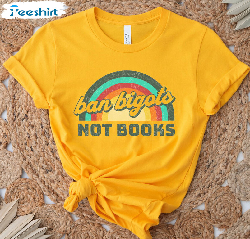 Read Banned Books Trendy Shirt, Vintage Librarian Unisex Hoodie Tee Tops