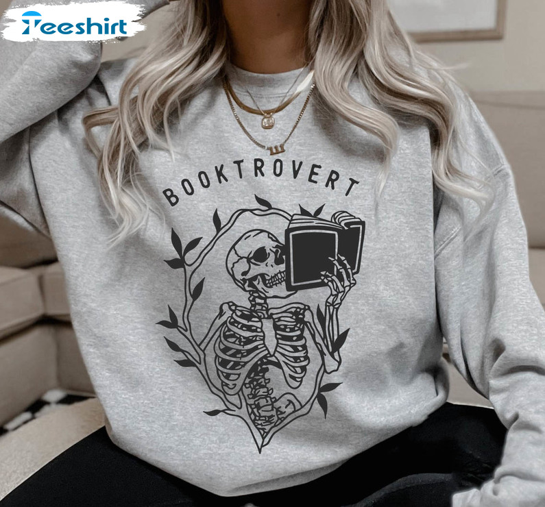 Booktrovert Skeleton Shirt, Book Lover Librarian Bookworm Short Sleeve Unisex T-shirt