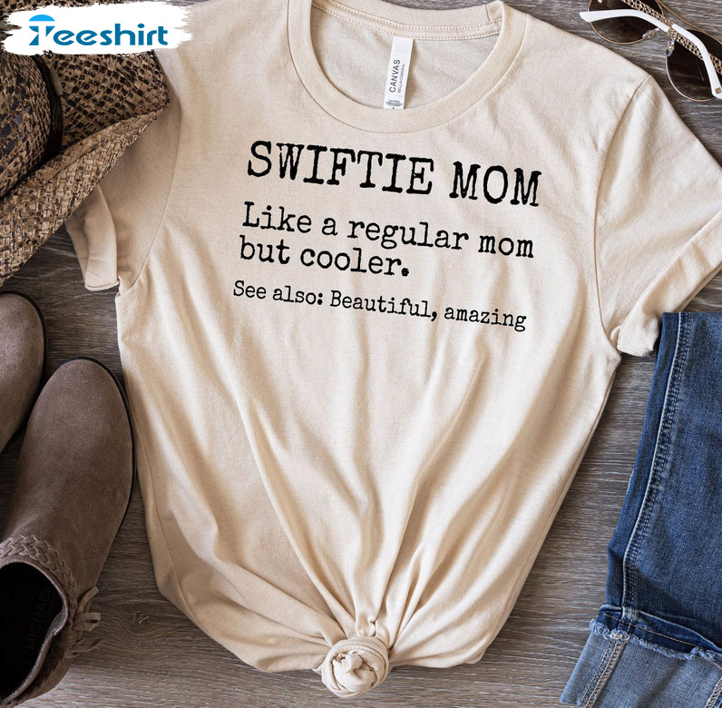 Swiftie Mom Cute Shirt, Swiftie Mom Definition Long Sleeve Unisex Hoodie