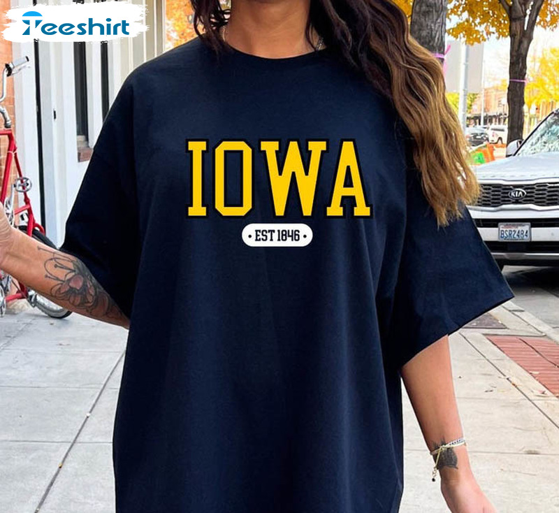 Iowa City Trendy Shirt, Game Day Unisex T-shirt Crewneck