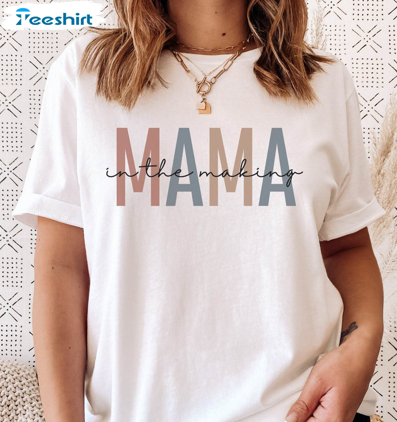 Mama In The Making Vinatge Shirt, Mama Est 2023 Short Sleeve Unisex T-shirt