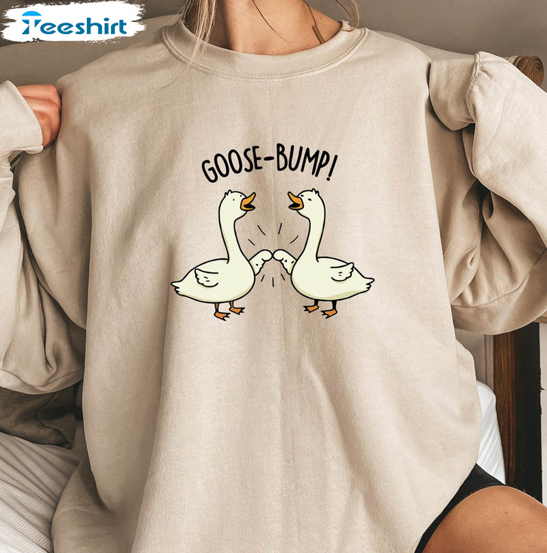 Goose Animal Shirt, Retro Goose Crewneck Unisex Hoodie