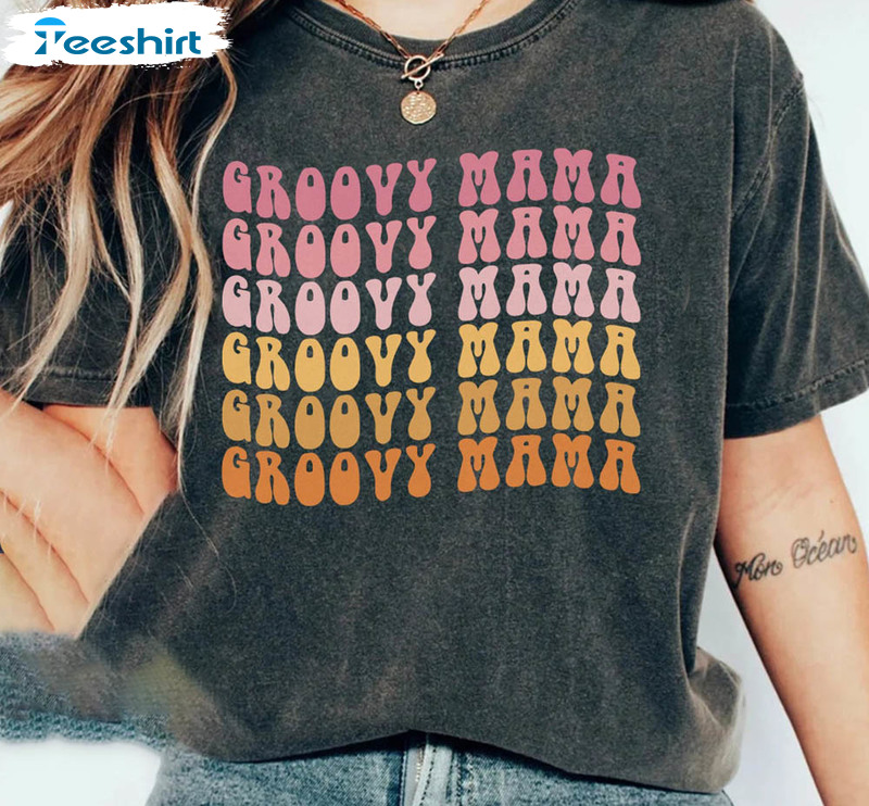 Groovy Mama Trendy Shirt, Cute Mom Long Sleeve Unisex Hoodie