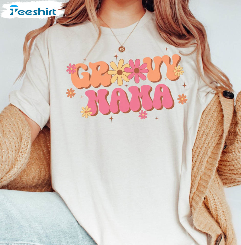 Groovy Mama Vintage Shirt, Bull Retro Colorful Unisex Hoodie Long Sleeve