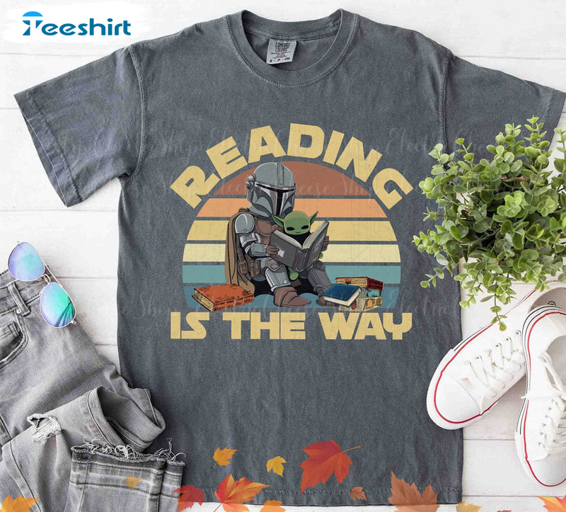 Mandalorian Baby Yoda Teacher Reading Vintage Shirt, Funny Star Wars Librarian Unisex Hoodie Unisex T-shirt