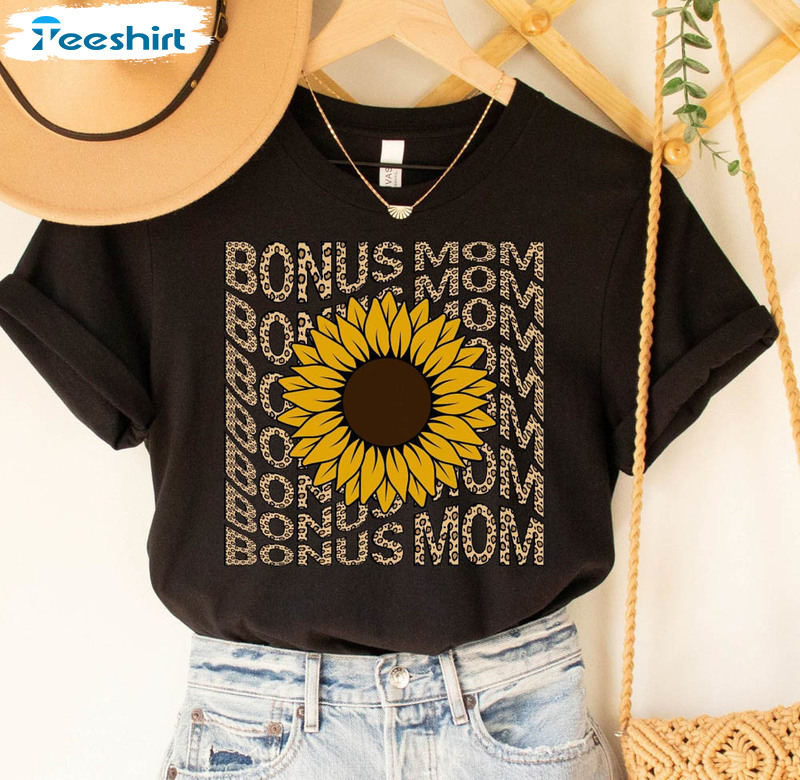 Bonus Mom Trendy Shirt, Wildflower Mom Crewneck Unisex T-shirt