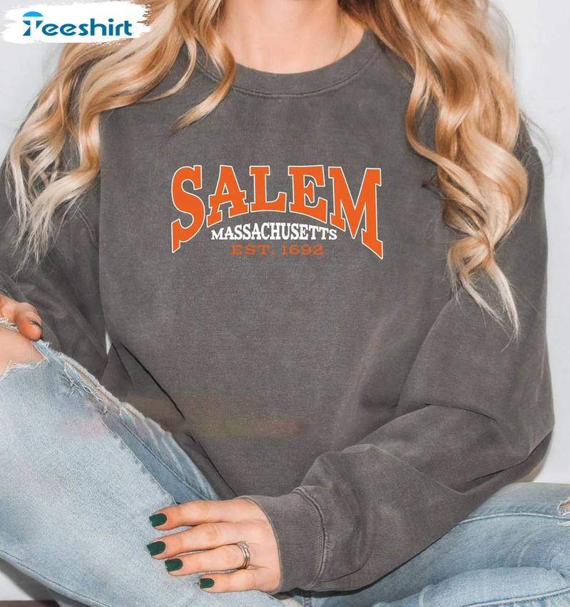 Salem Massachusetts Cute Fall Salem Est 1692 Shirt