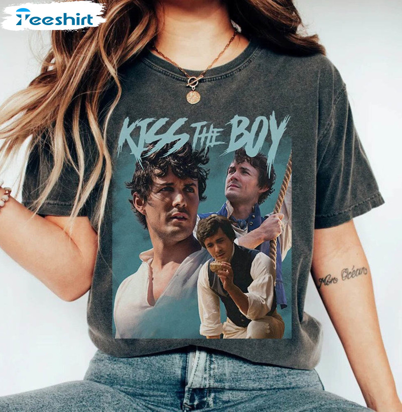 Prince Eric Kiss The Boy Shirt, Actor Jonah Hauer King Sweatshirt Unisex Hoodie