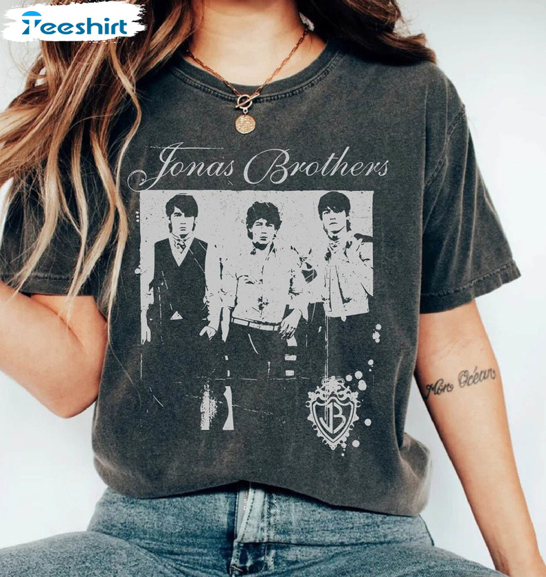 Jonas Brothers Vintage Shirt, Five Albums One Night Tour Crewneck Short Sleeve